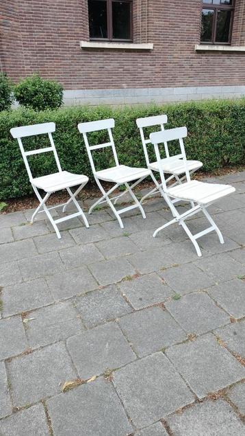 Prachtige stevige witte plooistoelen  beschikbaar voor biedingen