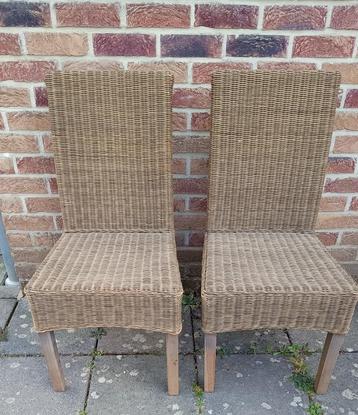 Set van 2 stoelen beschikbaar voor biedingen