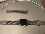 Apple Watch SE GPS 40 mm Starlight with Nike Sportsband, Handtassen en Accessoires, Smartwatches, Ophalen, Zwart, IOS, Zo goed als nieuw