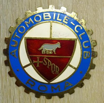 Badge auto Automobile Club Rome jaren 60 disponible aux enchères