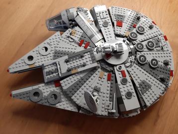 Lego 75257 Star Wars - Millenium Falcon disponible aux enchères