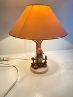 Goebel Hummel lamp „meisje op de reling”, Huis en Inrichting, Minder dan 50 cm, Overige materialen, Gebruikt