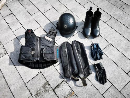 Set paardrijdkledij 10-12j, Dieren en Toebehoren, Paardrijkleding, Zo goed als nieuw, Kinderen, Cap, Ophalen