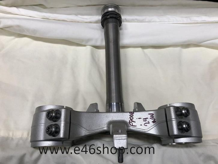 GAFFELBRUG KROONPLAAT T STUK BMW F900R OE 31429467267, Motos, Pièces | BMW, Neuf, Enlèvement ou Envoi