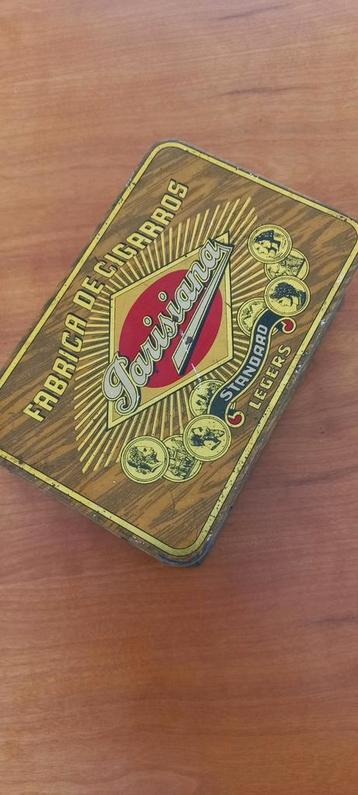 Blikken cigarendoos. beschikbaar voor biedingen