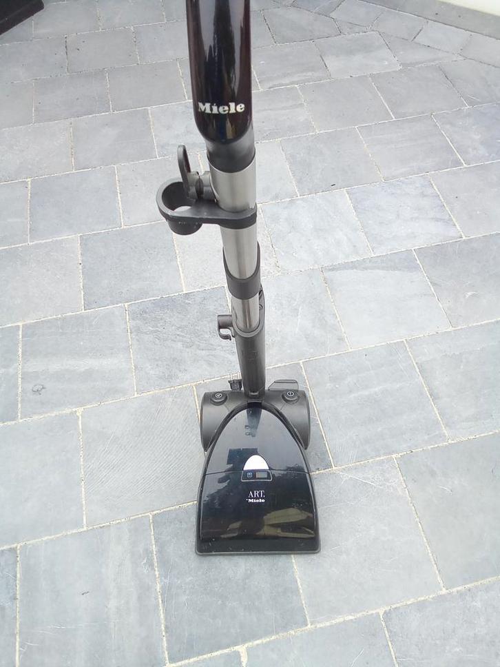 Aspirateur balai Art Miele 2 fonctions, Elektronische apparatuur, Stofzuigers, Gebruikt, Stofzuiger, Ophalen