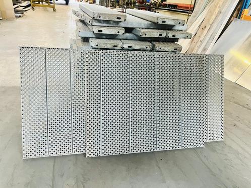 PCP ANTISLIP TREDEN EN ROOSTERS, Doe-het-zelf en Bouw, Ladders en Trappen, Gebruikt, Ophalen