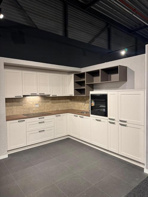 NIEUW Mooie Hoekkeuken + Apparatuur + GEDEMONTEERD, Huis en Inrichting, Keuken | Complete keukens, Nieuw, Hoekkeuken, Ophalen of Verzenden
