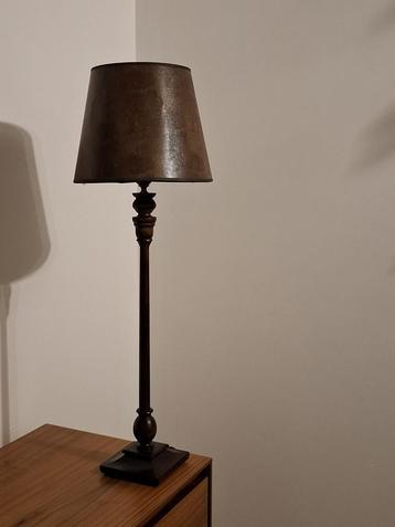 Rustieke staanlamp beschikbaar voor biedingen