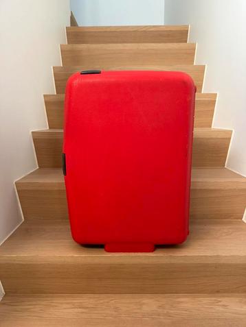 Stevige reiskoffer Samsonite beschikbaar voor biedingen
