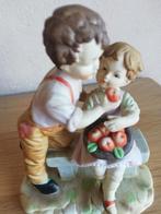 beeldje koppel met appel, Ophalen of Verzenden, Zo goed als nieuw