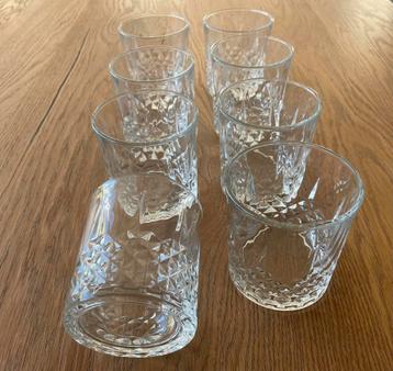 Prachtige nieuwe drinkglazen beschikbaar voor biedingen