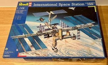 Revell 1:144 International Space Station "ISS" 04841 model k beschikbaar voor biedingen
