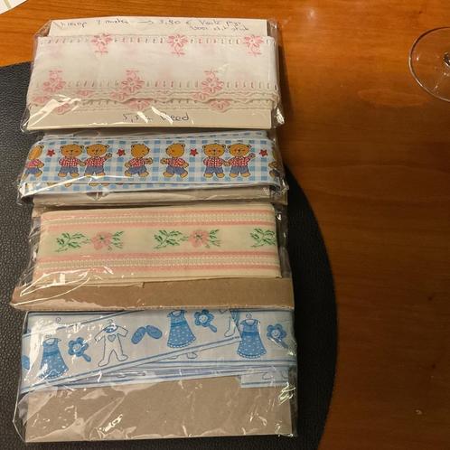 Resten van ongebruikte heel mooie oude boord linten . Lees., Hobby en Vrije tijd, Naaien en Fournituren, Ophalen of Verzenden