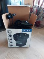 Pompje electrisch Intex met verschillende hulpstukken, Caravans en Kamperen, Luchtpompen, Ophalen of Verzenden, Zo goed als nieuw