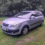 Kia Rio: airco + 1 jaar garantie + groot nazicht twv €1.150!, Argent ou Gris, Achat, Interruption de démarrage, Entreprise