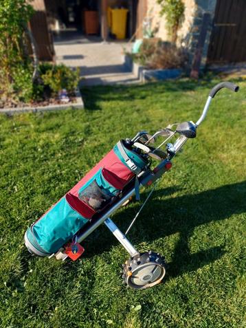 Golfcaddy met 12 clubs beschikbaar voor biedingen