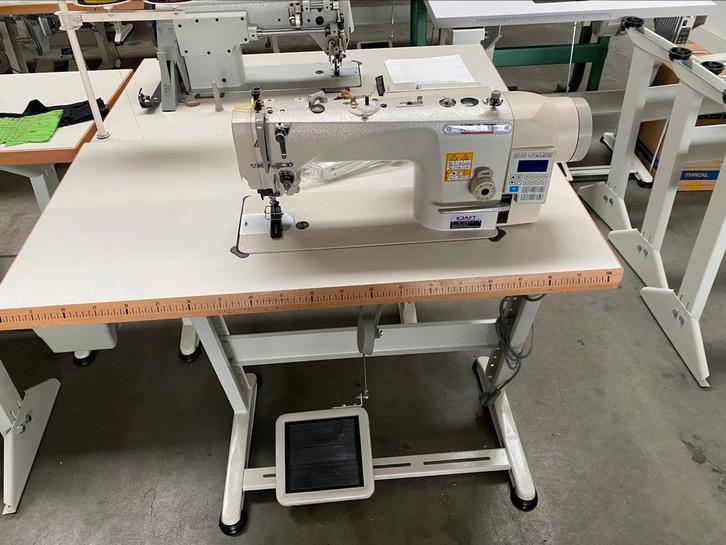 Industriële naaimachine 3voudig transport automaat nieuw, Hobby en Vrije tijd, Naaimachines en Toebehoren, Nieuw, Naaimachine