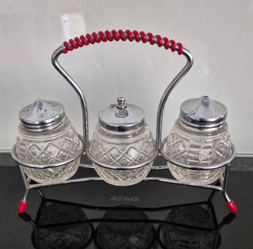 Retro zout/peper en mosterstel jaren 60 beschikbaar voor biedingen