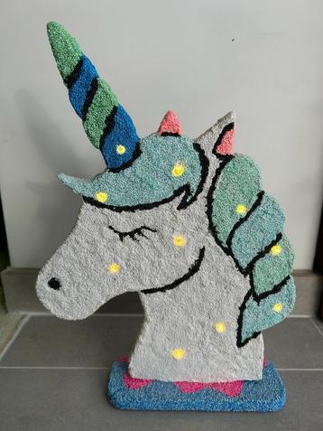  Decoratieve éénhoorn in MDF beschikbaar voor biedingen