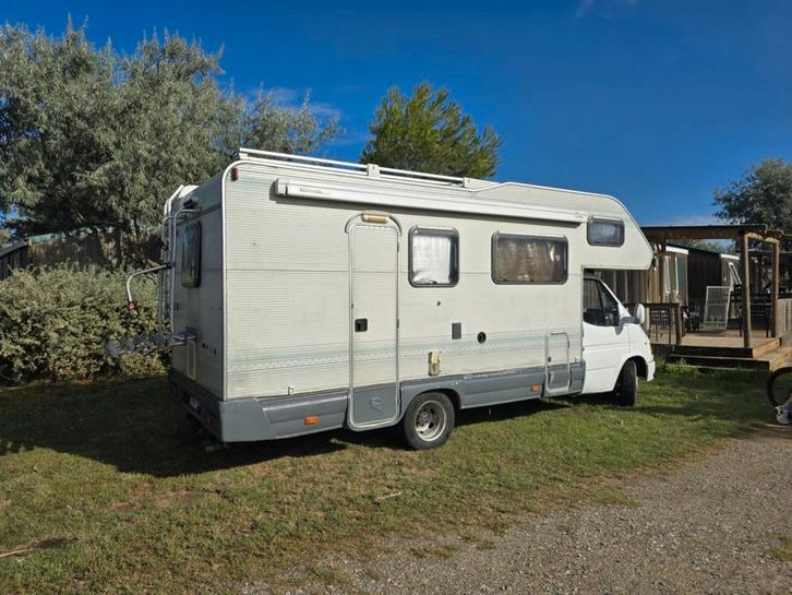 Pour export ou échange  ford transit de 2000 2l5, Caravans en Kamperen, Caravans, Particulier, Douche, Zonnepaneel