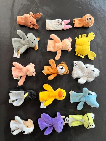 Vingerpopjes voor de poppenkast beschikbaar voor biedingen