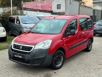 Peugeot Partner // Benzine beschikbaar voor biedingen