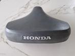 Honda Camino perfect grijs zadel NOS, Fietsen en Brommers, Brommeronderdelen | Algemeen, Ophalen of Verzenden, Zo goed als nieuw