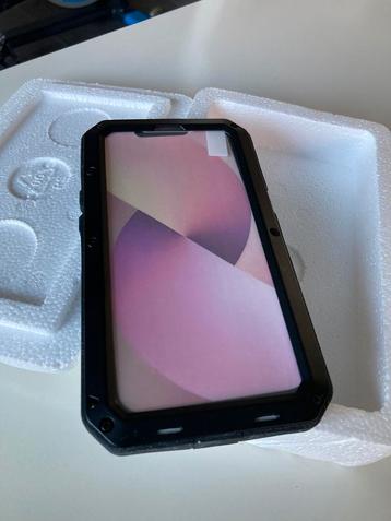 Metalen i phone 13 hoes volledig beschermd beschikbaar voor biedingen