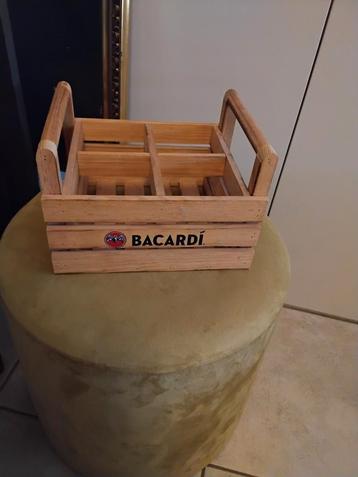 Houten kratje voor 4 glazen of flesjes beschikbaar voor biedingen