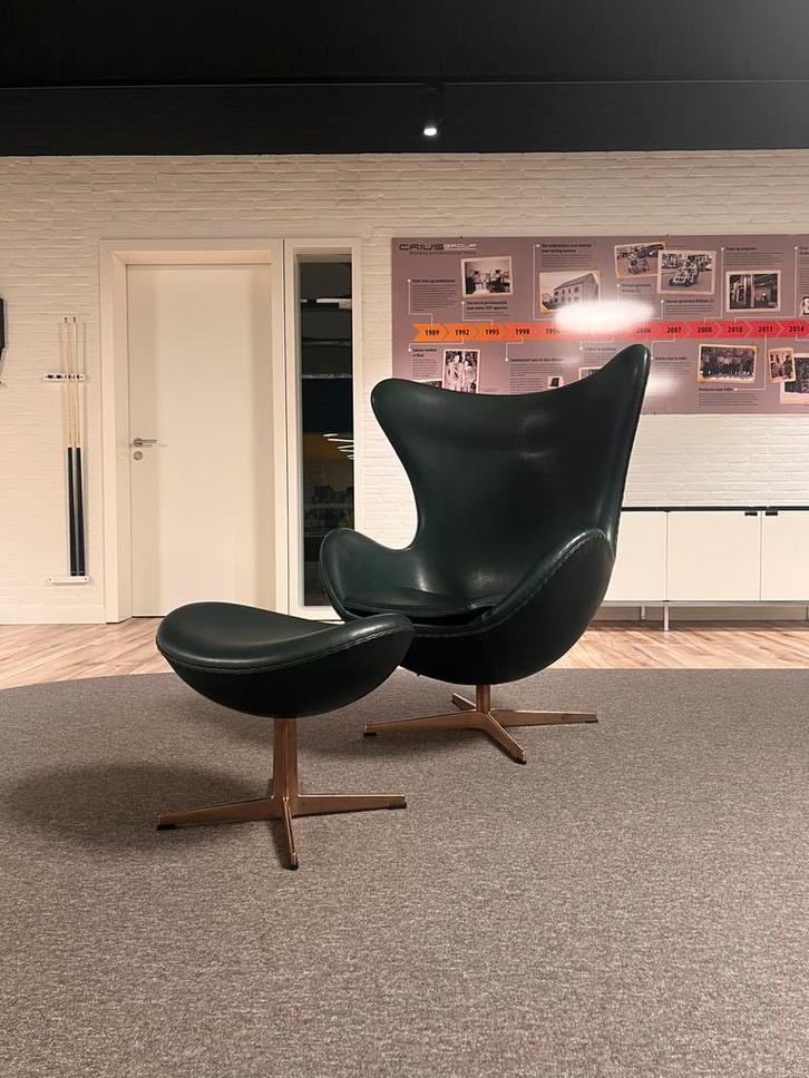 Fritz Hansen Egg Chair en voetenbankje (collector’s edition), Maison & Meubles, Fauteuils, Comme neuf, Cuir, 75 à 100 cm, 75 à 100 cm