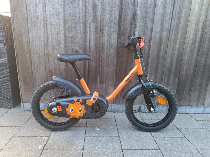Vélo orange Btwin 14 pouces avec robot, Vélos & Vélomoteurs, Vélos | Vélos pour enfant, Comme neuf, Moins de 16 pouces, Stabilisateurs