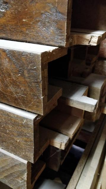 Balken (houten - holle)  beschikbaar voor biedingen