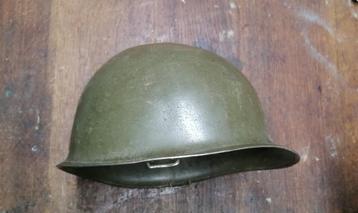 Amerikaanse militaire helm uit de Tweede Wereldoorlog  beschikbaar voor biedingen