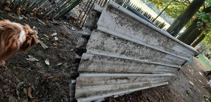 TRAPEZIUMVORMIGE Geribbelde dakplaten, Doe-het-zelf en Bouw, Dakpannen en Dakbedekking, Zo goed als nieuw, Ophalen