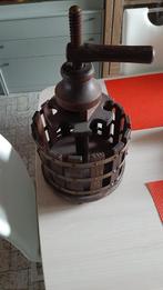 Pressoir porte bouteilles, Maison & Meubles, Enlèvement, Bois, 50 à 75 cm, 5 à 15 bouteilles
