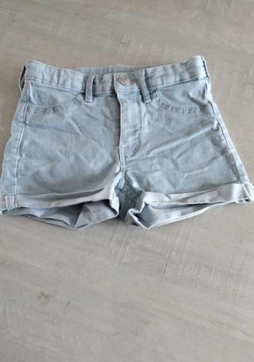 short court H & M taille 122