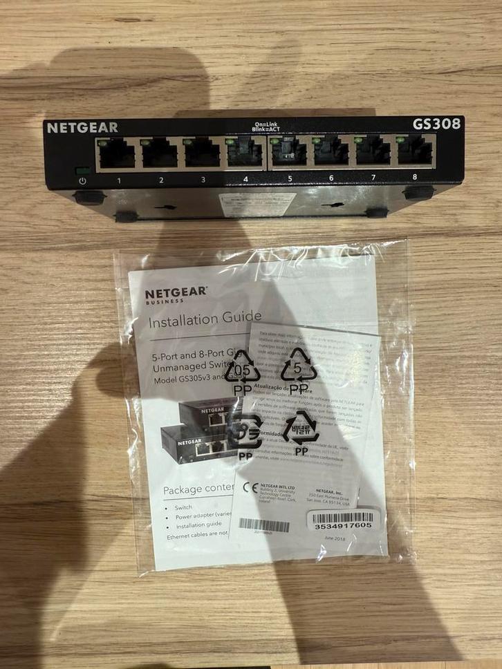 Netgear business 8-poorts switch, Computers en Software, Netwerk switches, Nieuw, Ophalen of Verzenden