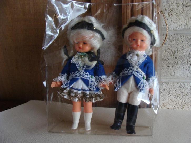 1 couple ancien traditionnel, poupée , vintage, Verzamelen, Poppen, Nieuw, Pop, Ophalen of Verzenden