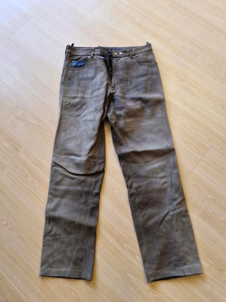 Pantalon cuir, Motos, Enlèvement