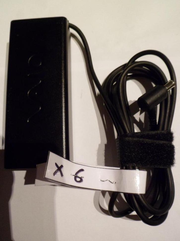 Netstroom adapter-oplader Sony 100-240VAC=> 19.5VDC, Audio, Tv en Foto, Opladers, Zo goed als nieuw, Ophalen