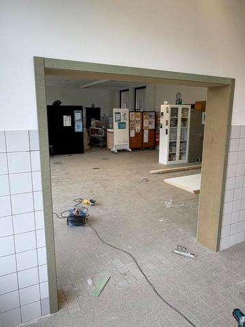 wandopening, MDF-afdekking, antracietgrijze afwerking beschikbaar voor biedingen