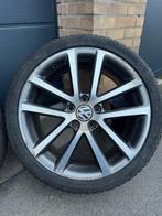 VW Charleston 18 / Michelin Crossclimate 2, Ophalen, 18 inch, Gebruikt, Banden en Velgen