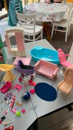 Vintech meubeltjes van Barbie en veel schoentjes en huisraad, Utilisé, Enlèvement ou Envoi