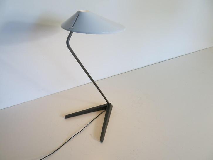 Bover Barcelona disign Tafellamp Non La T, Antiek en Kunst, Kunst | Designobjecten, Ophalen of Verzenden