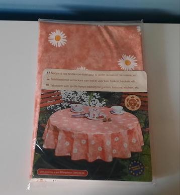 NIEUWE tafelkleed/laken 