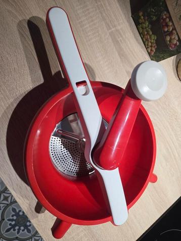 Tupperware passé vite beschikbaar voor biedingen