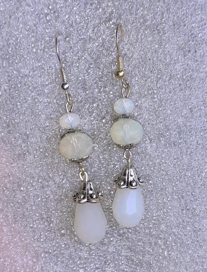 oorbellen hangers zilver met opaliet, Handtassen en Accessoires, Oorbellen, Nieuw, Hangers, Zilver, Zilver, Verzenden