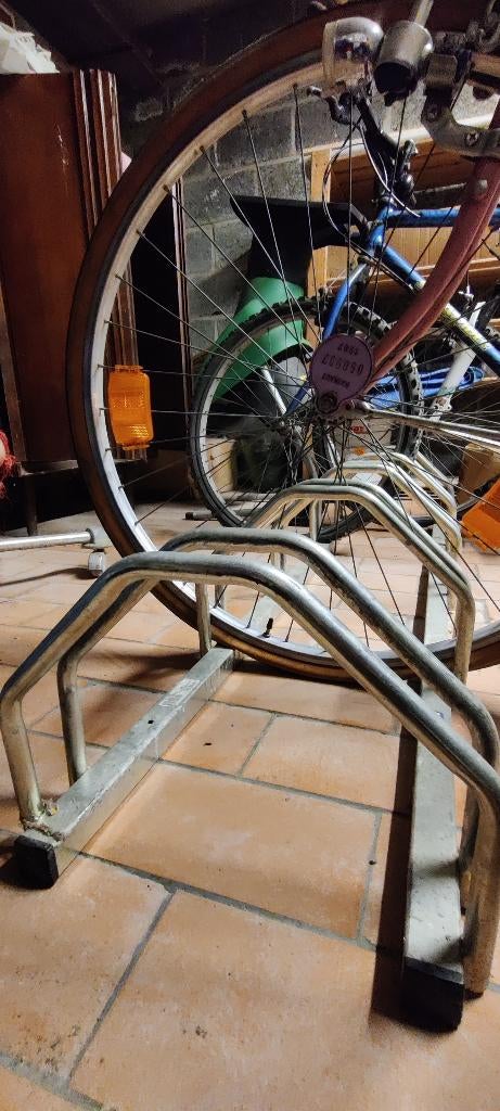 Range vélo 5 places, Enlèvement, Comme neuf