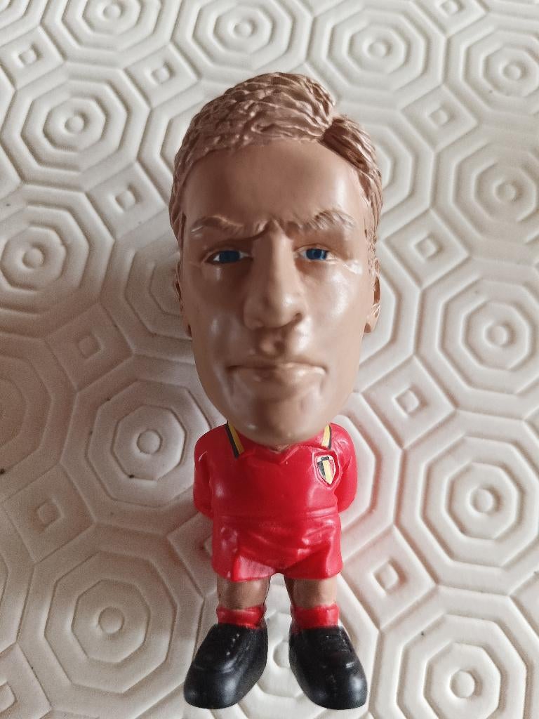 DIABLE ROUGE FIGURINE, Enlèvement